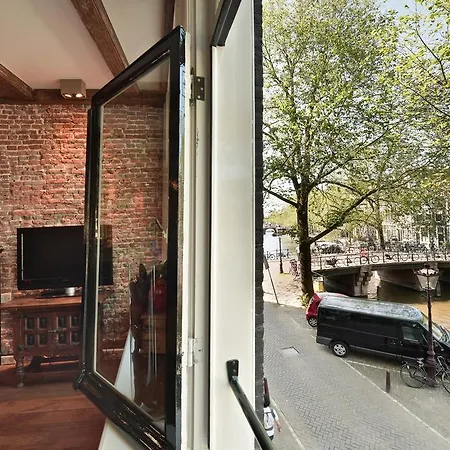Bed & Breakfast The Place 2 4*